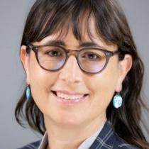 Dr. María Vélez Headshot