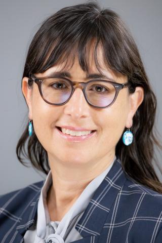 Dr. María Vélez Headshot